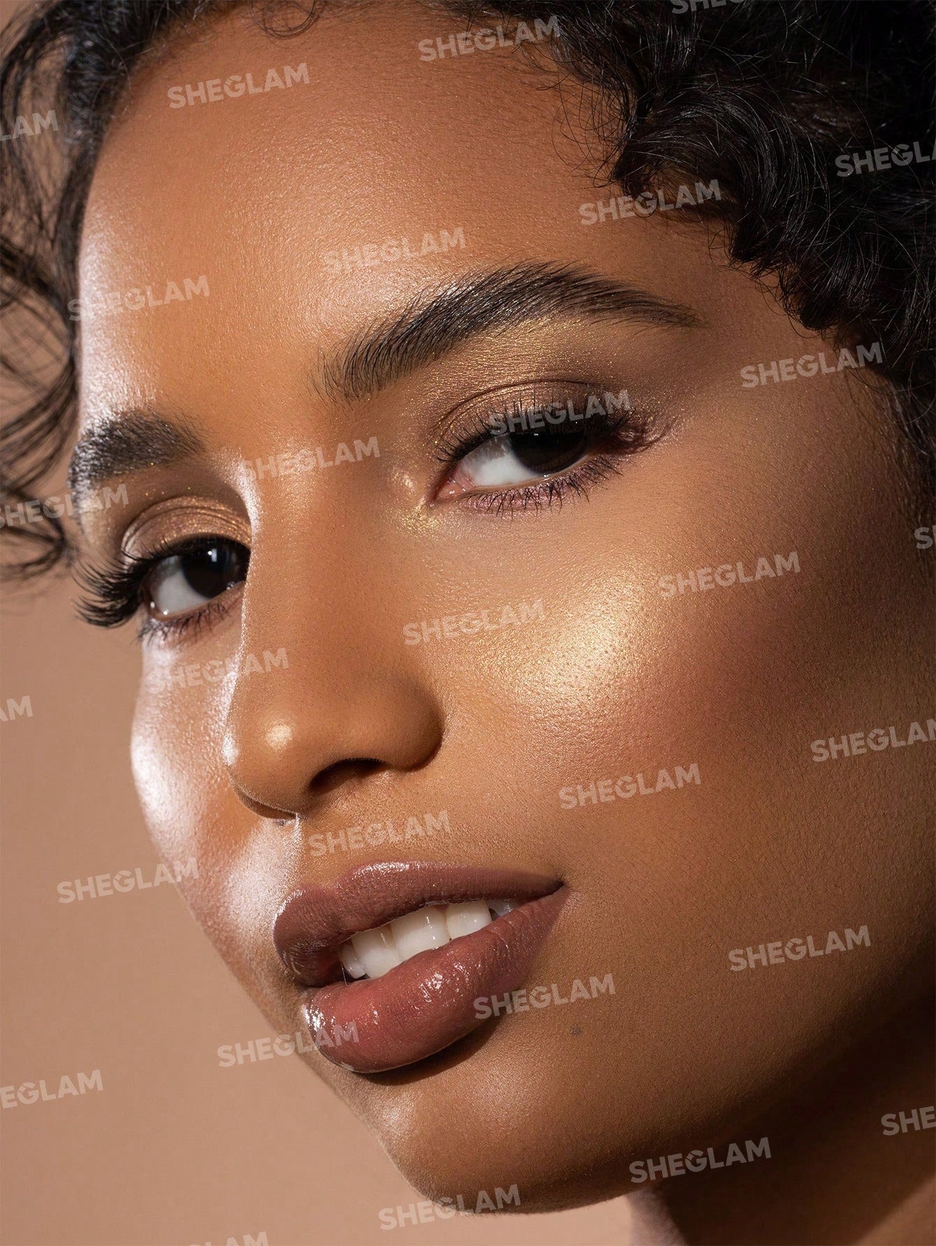 SHEGLAM - Glow Bloom Liquid Highlighter Tea Cake