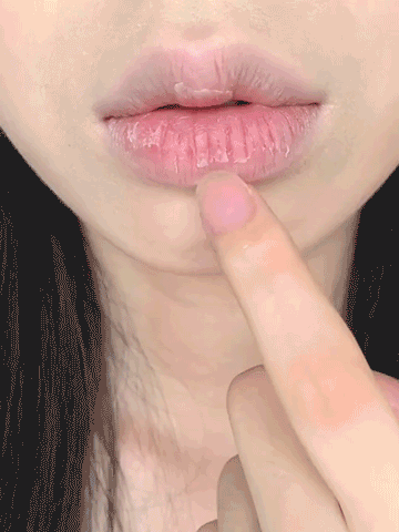 SHEGLAM - Crystal Glaze Moisturizing Lip Care Strawberry Milk