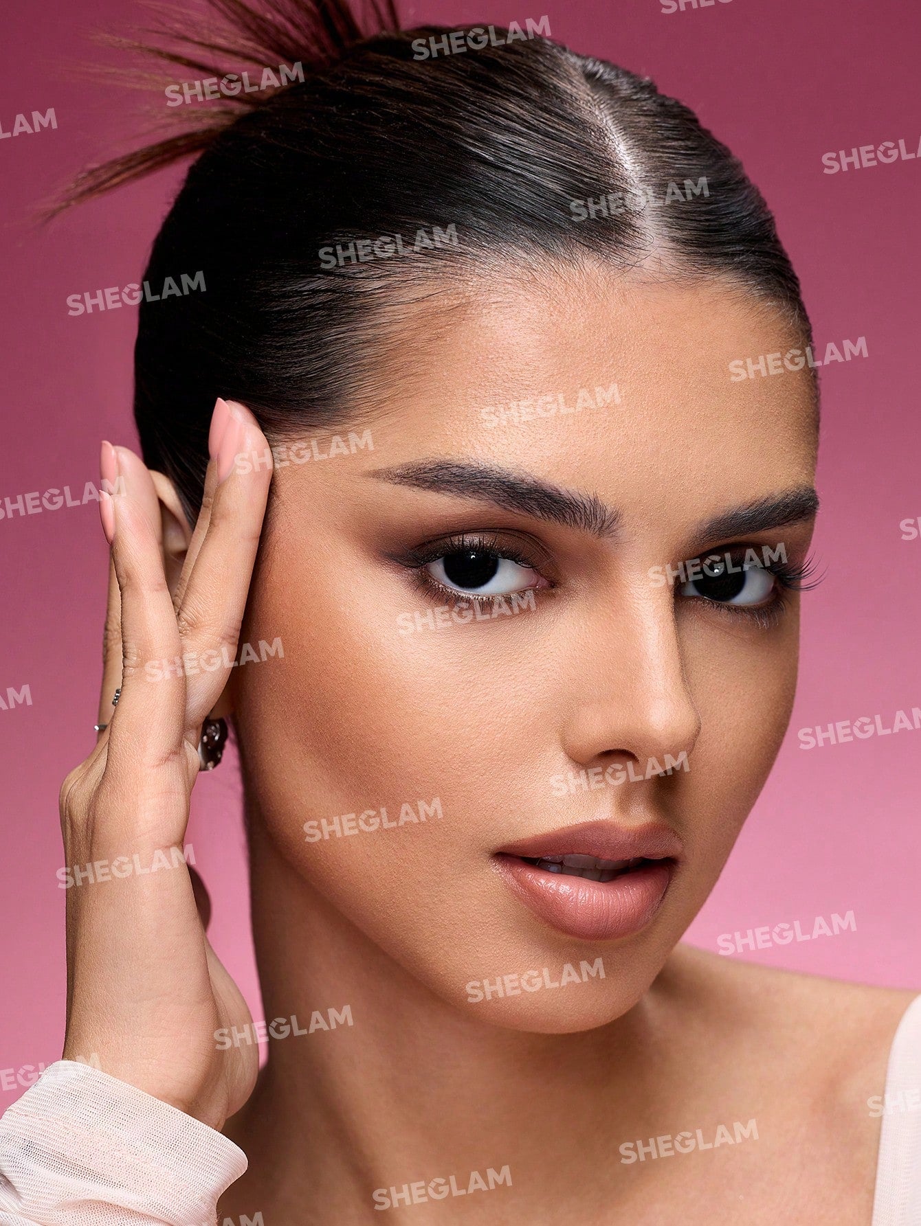 SHEGLAM - Baked Glow Setting Powder Banana